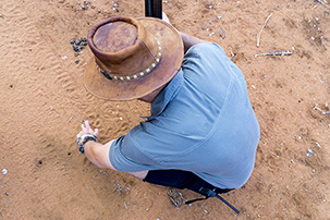 Spuren lesen lernen in Namibia